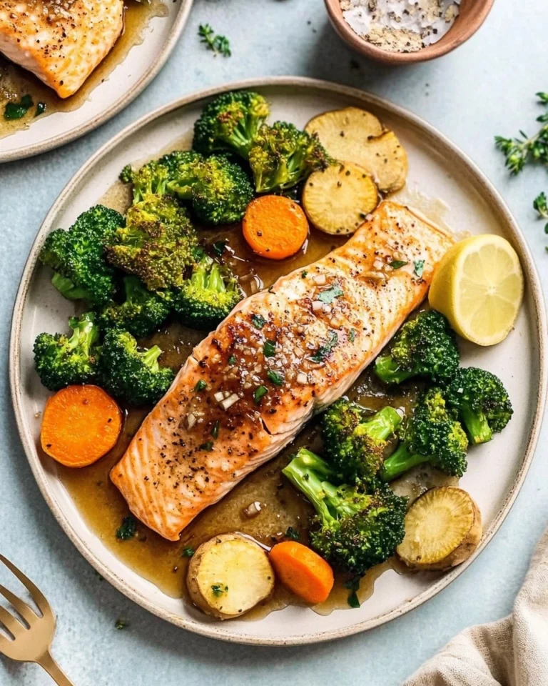 Honey-Garlic-Sheet-Pan-Salmon-with-Broccoli-Carrots-Recipe