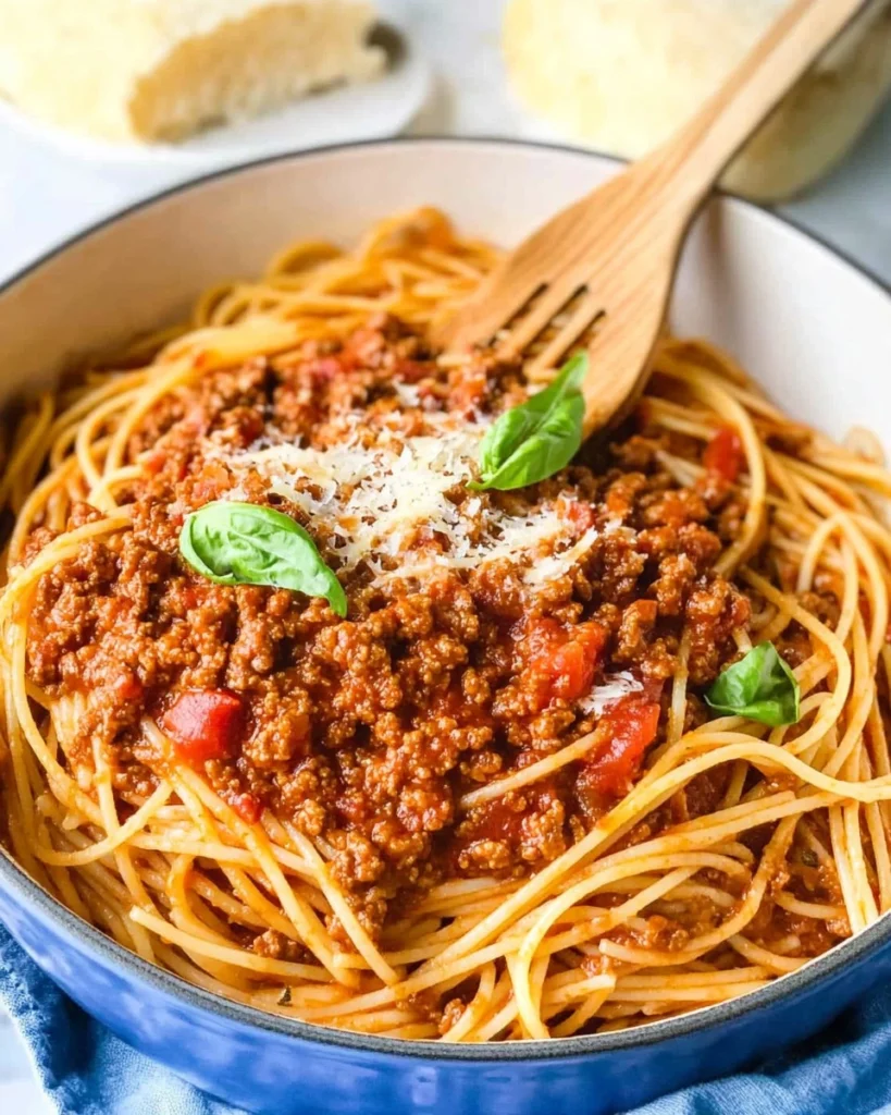 Spaghetti-Bolognese-Classic-Meat-Sauce-Pasta-Dinner-Recipe