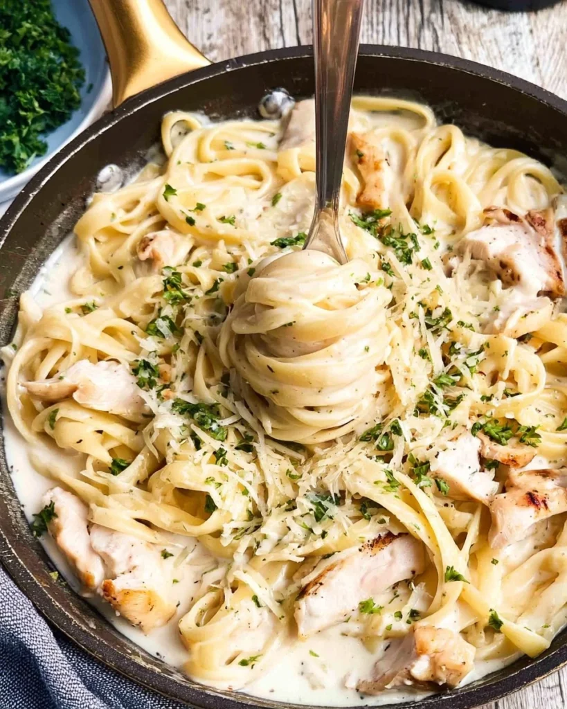 Creamy-Chicken-Alfredo-30-Minute-Restaurant-Style-Pasta-Dinner-Recipe
