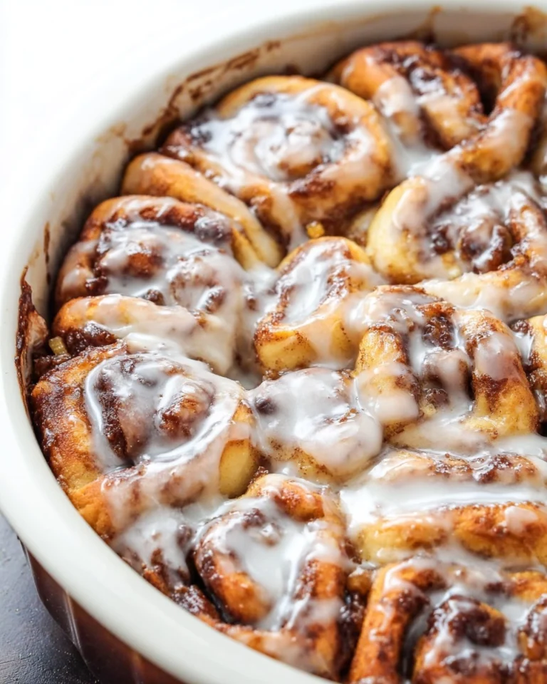 Cinnamon-Roll-Peach-Cobbler-Recipe