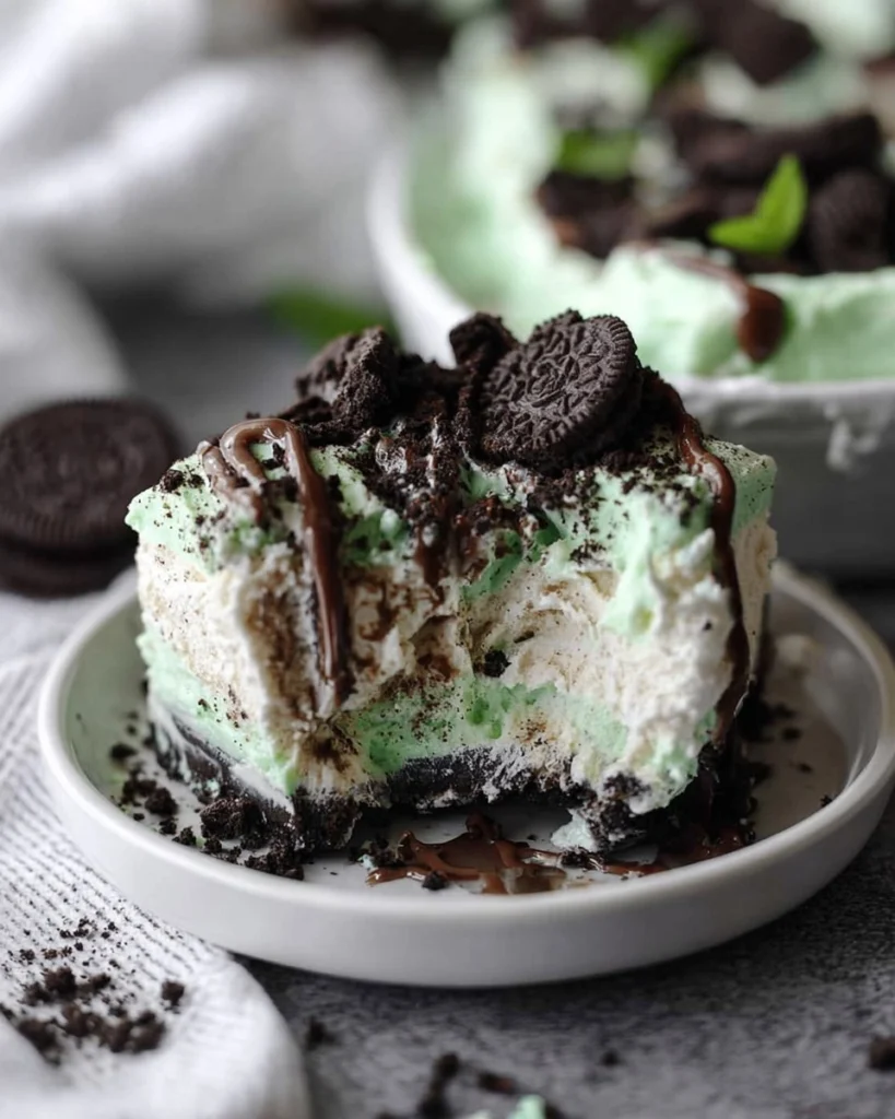 Mint-Oreo-Ice-Cream-Dessert-Recipe